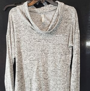 Dressy flowly long sleeved top